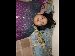 Discern Indian Mature Bhabi realize say no to sugary-sweet cootchie broke by Pakistani boy's no more manstick