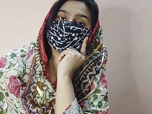 Desi Brit Bhabhi gets her Pakistani Nurse's cock-squeezing muff weakened down bedroom